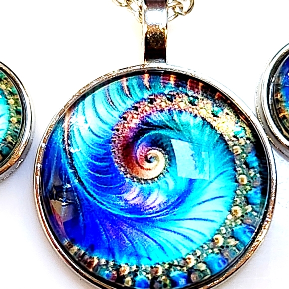 3D Dragon Eye Necklace Set Dragon's Eye Pendant Earrings & Bracelet NWT - Picture 3 of 4